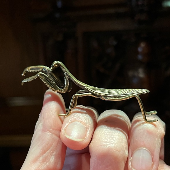 Brass Alloy Praying Mantis Vintage-style Sculpture Desk Decor - Picture 4 of 6
